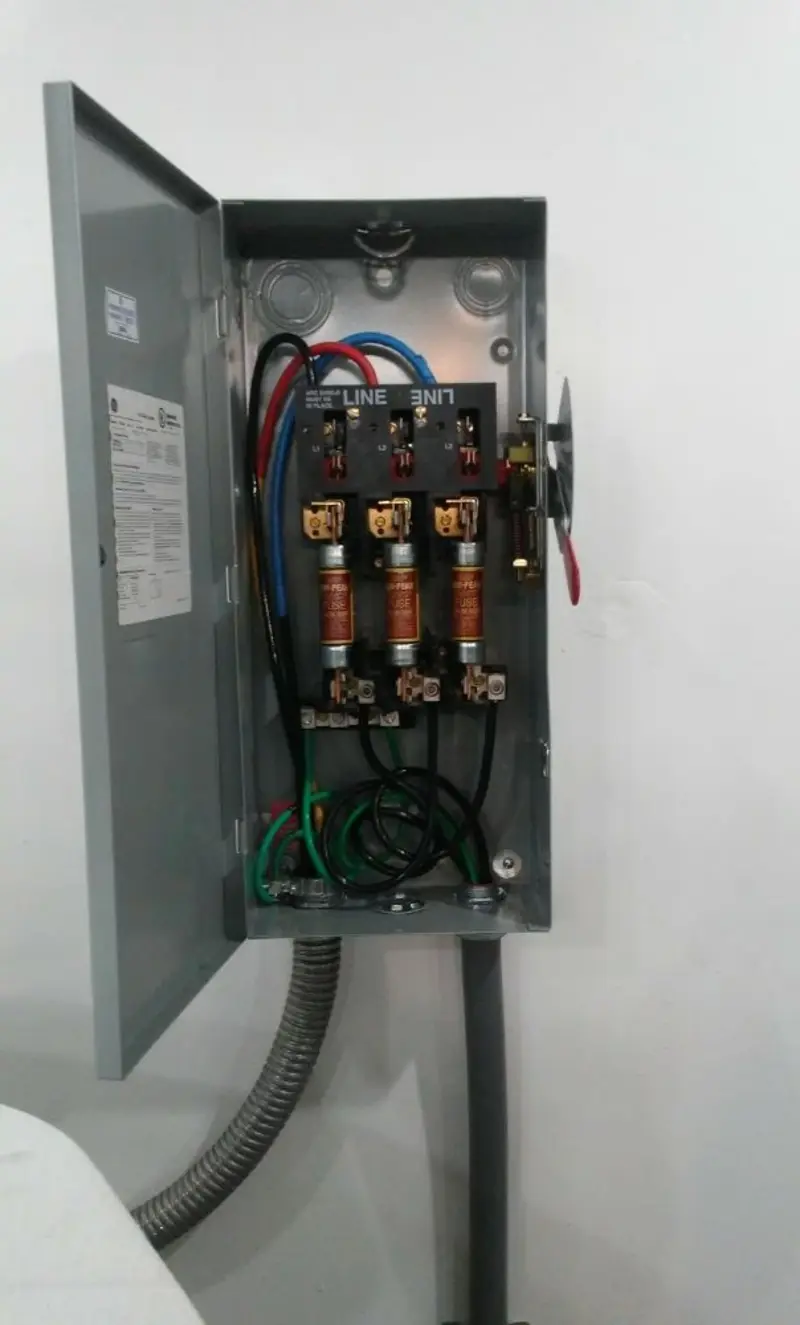 Three-phase disconnect switch installed for Smoke Detector Installation in Orleans